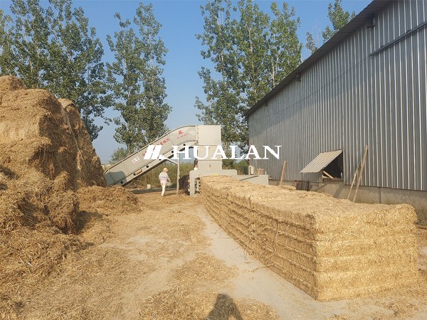 China Straw baling compressor machine wheat crushing baler China Hualan shredder
