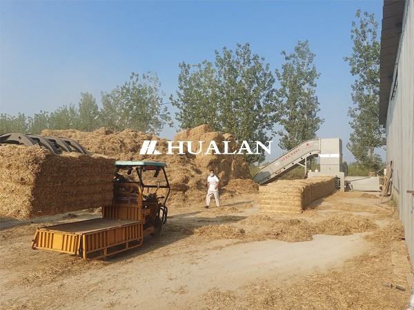 China Straw baling compressor machine wheat crushing baler China Hualan shredder