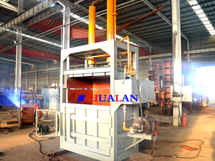 China Vertical Baler Small Heavy duty Garbage Press machine